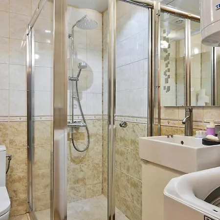 Bright And Cozy 2br Close To Sea Garden And Parkmart Apartment