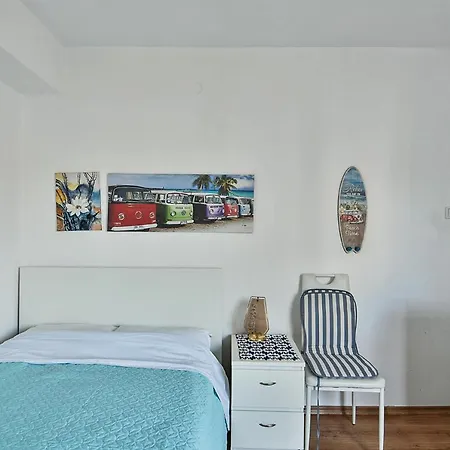 Apartment Bright And Cozy 2br Close To Sea Garden And Parkmart